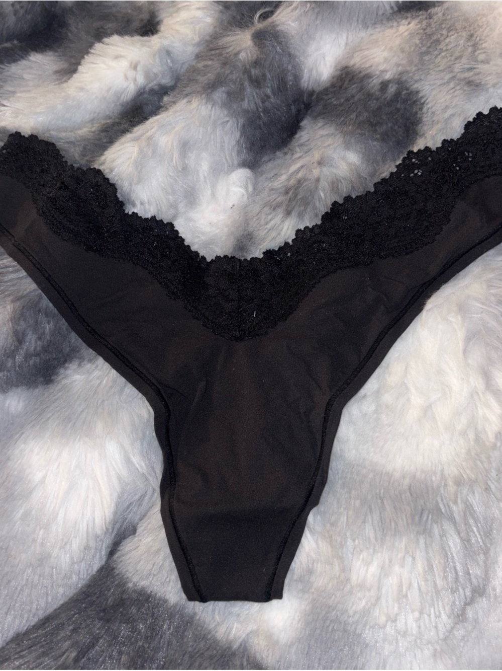 SKIMS Black Lace-Trim Thong Panty